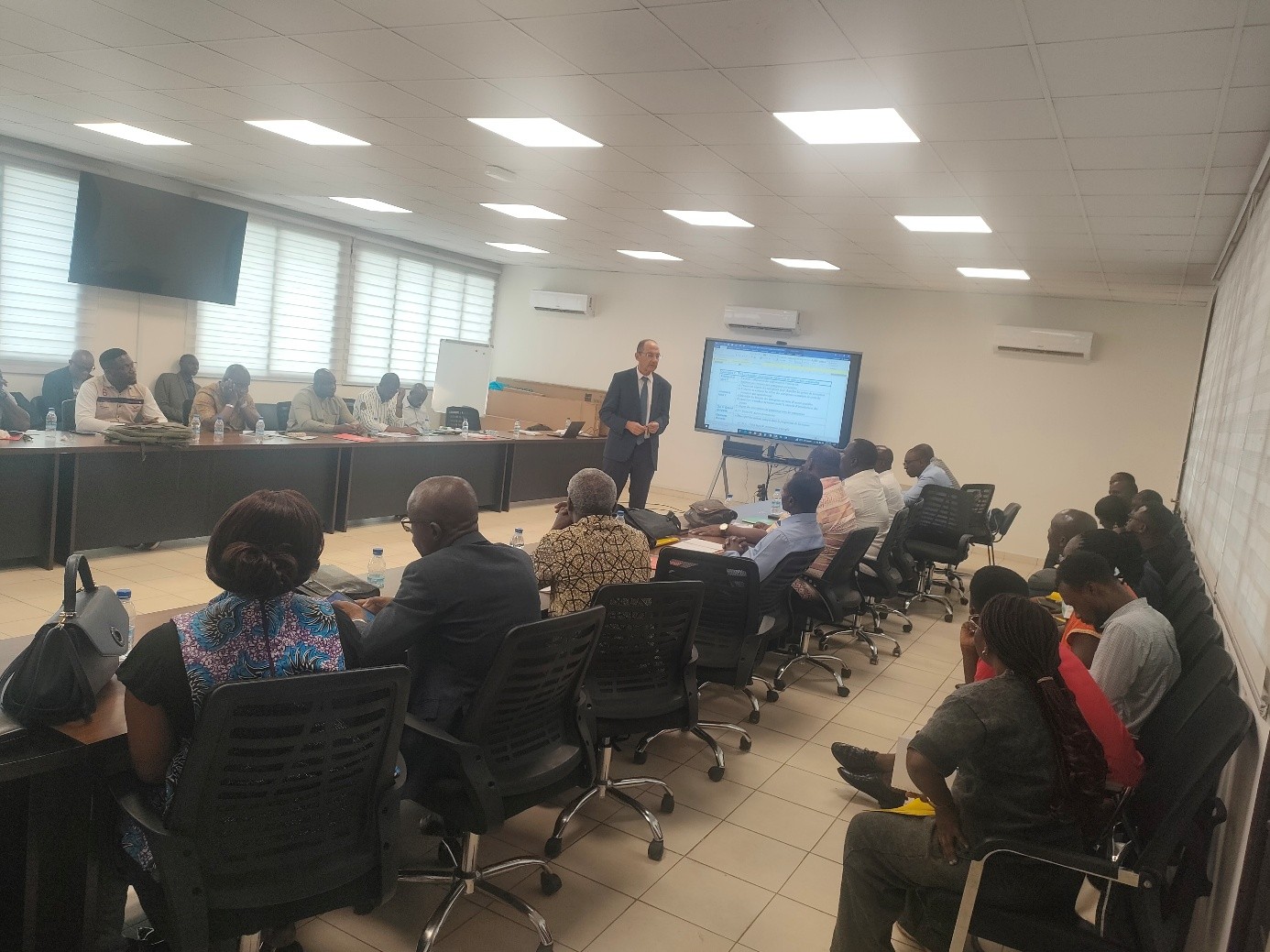 Développement de la formation professionnelle dans les filières Transport-Logistique-Transit en Côte d'Ivoire